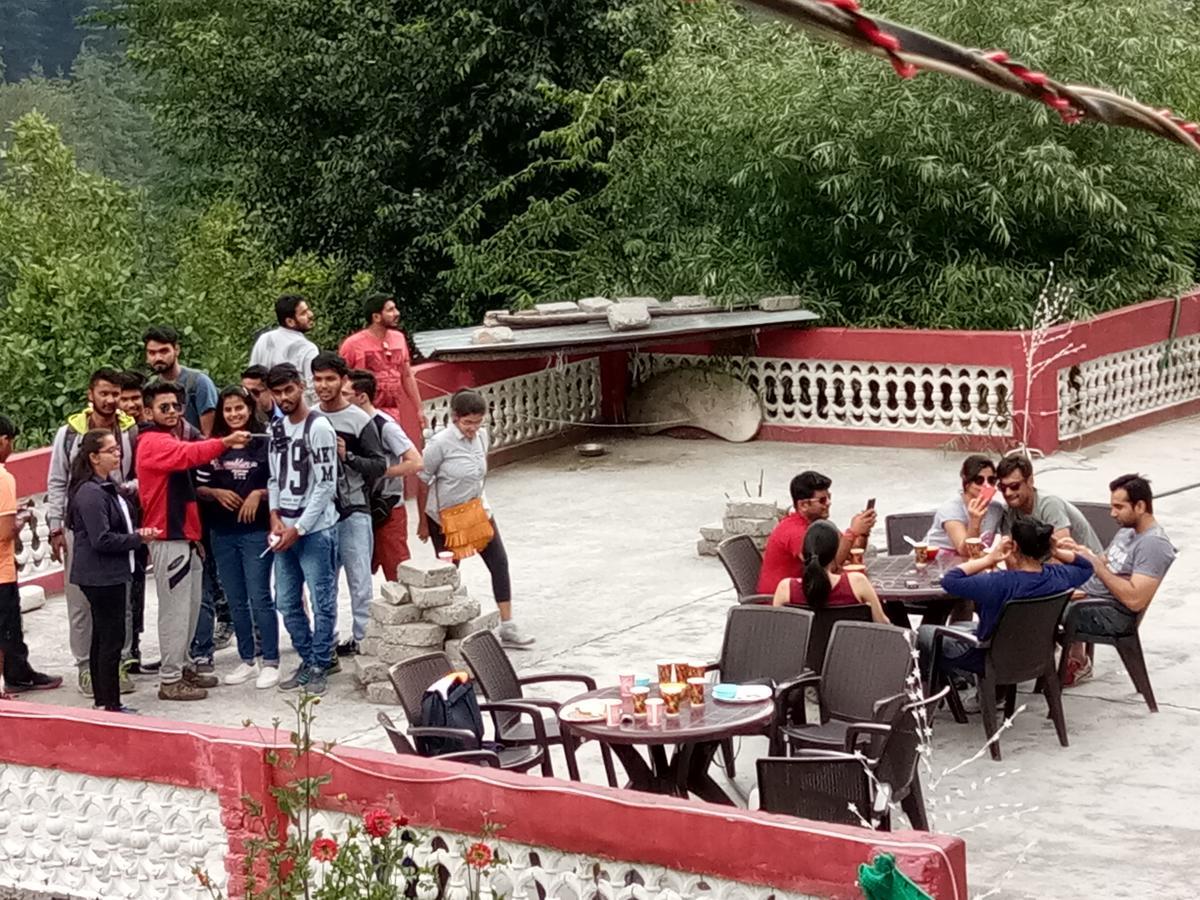 Moksha Hotel 卡索尔 外观 照片