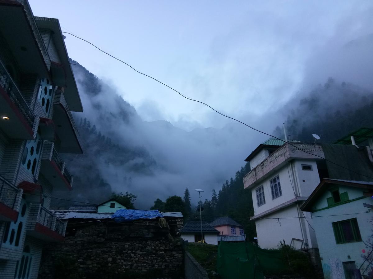 Moksha Hotel 卡索尔 外观 照片