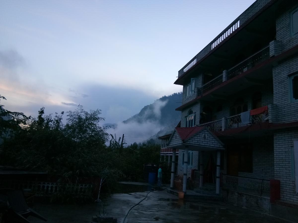 Moksha Hotel 卡索尔 外观 照片